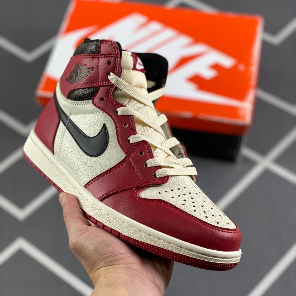 Air Jordan 1 Retro High OG"Chicago Reimagined"